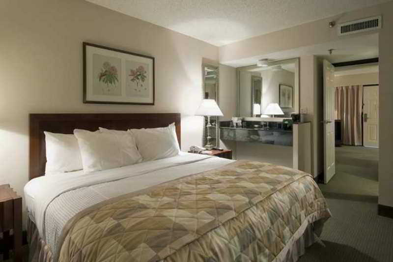 Embassy Suites By Hilton Richmond Dumbarton Habitación foto